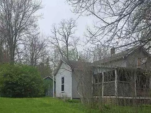 7 Walnut St, Greenville, PA 16125