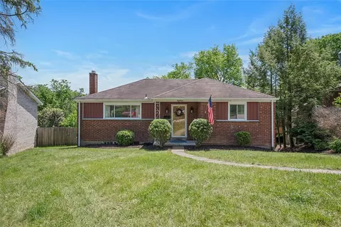 18 Cypress Dr, Carnegie, PA 15106