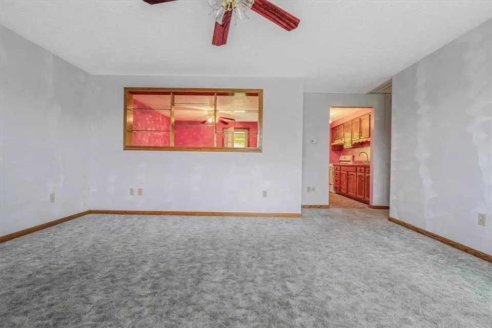 Living - 4225 Stratford Dr, Irwin, PA 15642 photo 5 of 6