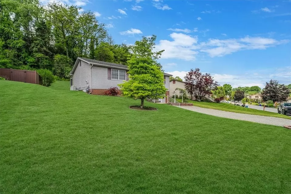 Exterior - 4225 Stratford Dr, Irwin, PA 15642 photo 3 of 8
