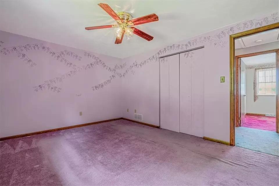 Bedroom - 4225 Stratford Dr, Irwin, PA 15642 photo 3 of 7