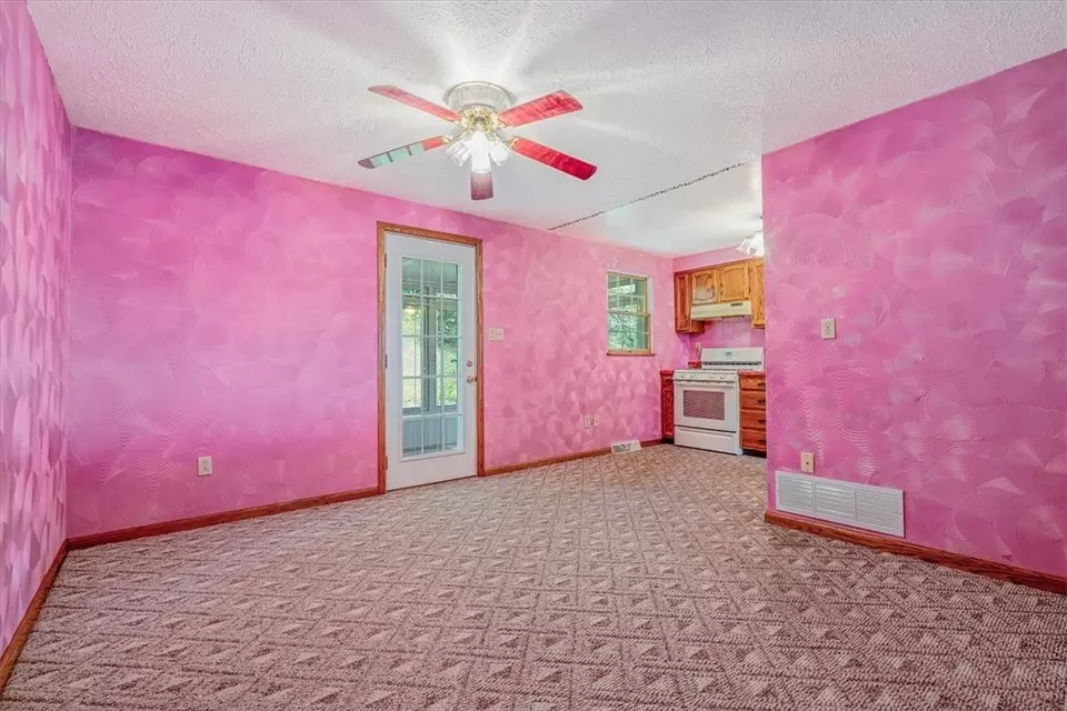 Living - 4225 Stratford Dr, Irwin, PA 15642 photo 6 of 6