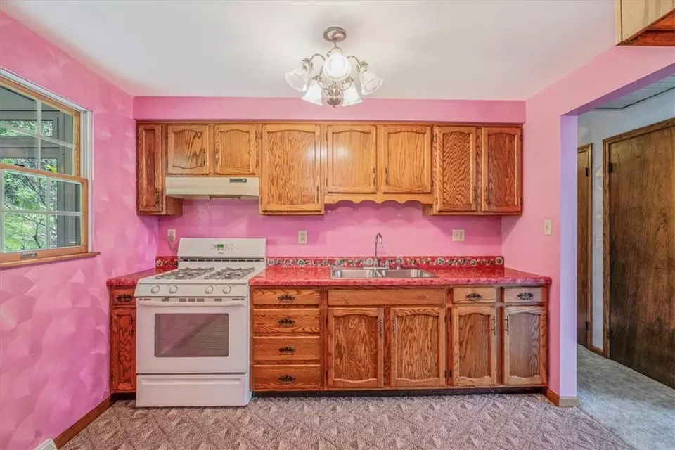 Kitchen - 4225 Stratford Dr, Irwin, PA 15642 photo 1 of 4