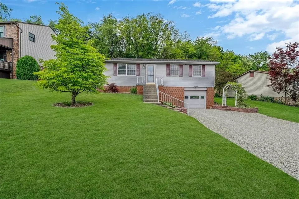 Exterior - 4225 Stratford Dr, Irwin, PA 15642 photo 2 of 8