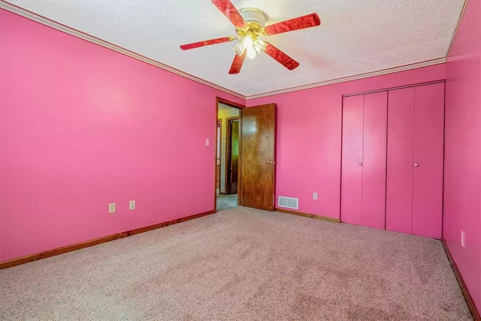 Bedroom - 4225 Stratford Dr, Irwin, PA 15642 photo 5 of 7