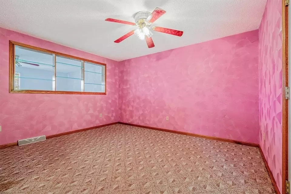 Bedroom - 4225 Stratford Dr, Irwin, PA 15642 photo 1 of 7