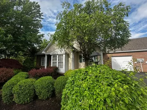 3707 Warwick Ct, Moon Twp, PA 15108