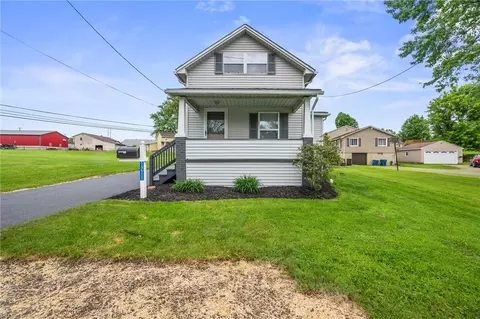 1211 Savannah Rd, New Castle, PA 16101