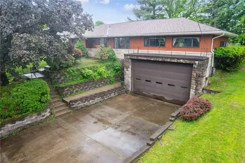 560 Idaho Ave, Verona, PA 15147