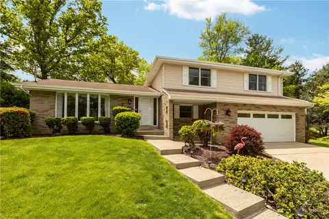 2428 Park Manor Dr, Mckeesport, PA 15132