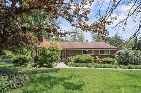 200 Dorseyville Rd, Pittsburgh, PA 15215