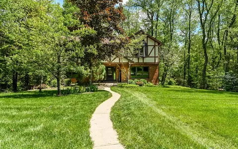 3820 Grove Rd, Gibsonia, PA 15044