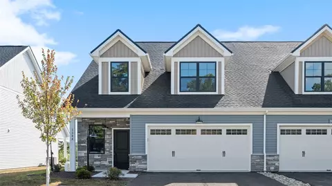 1144 Autumn Woods Dr, Evans City, PA 16033