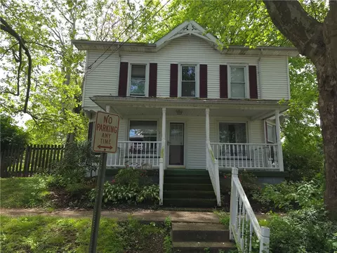 31 South St, West Middlesex, PA 16159