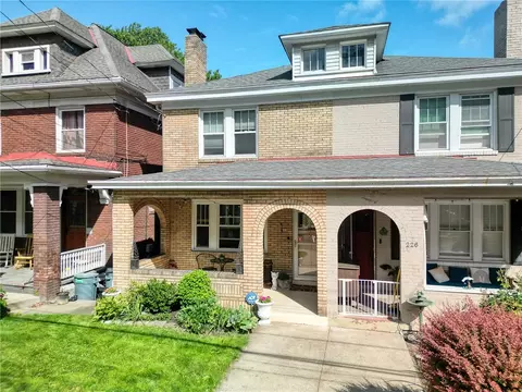 228 Lavina Ave, Pittsburgh, PA 15216