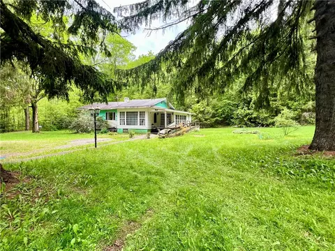 192 Hawkins Hollow Rd, Connellsville, PA 15425