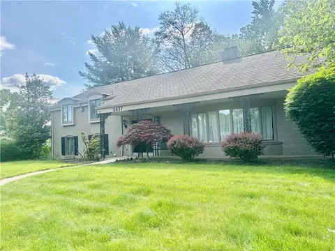 2637 Thorntree Dr, Pittsburgh, PA 15241