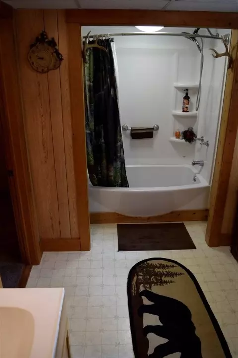 Bath - 333 Baum Rd, Derry, PA 15627 photo 5 of 5