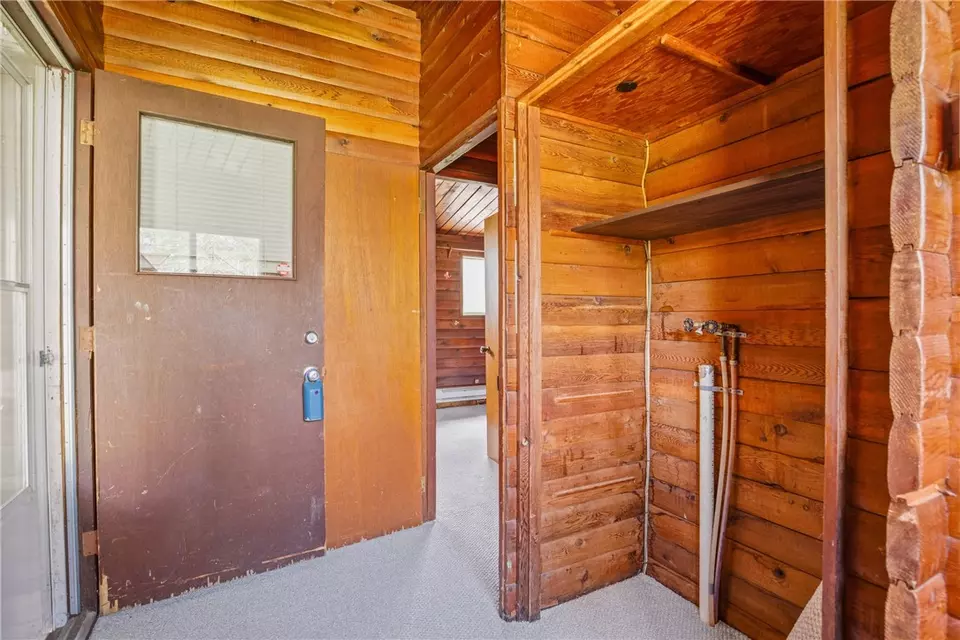 Entry Way - 706 Laurel Summit Rd, Boswell, PA 15531 photo 4 of 6