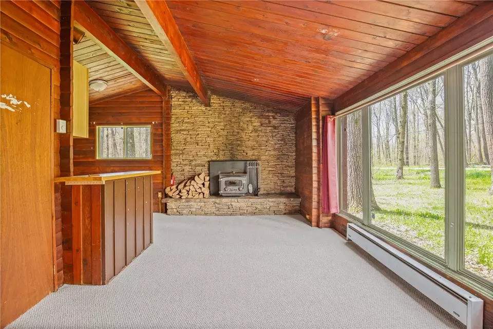 Living - 706 Laurel Summit Rd, Boswell, PA 15531 photo 3 of 6