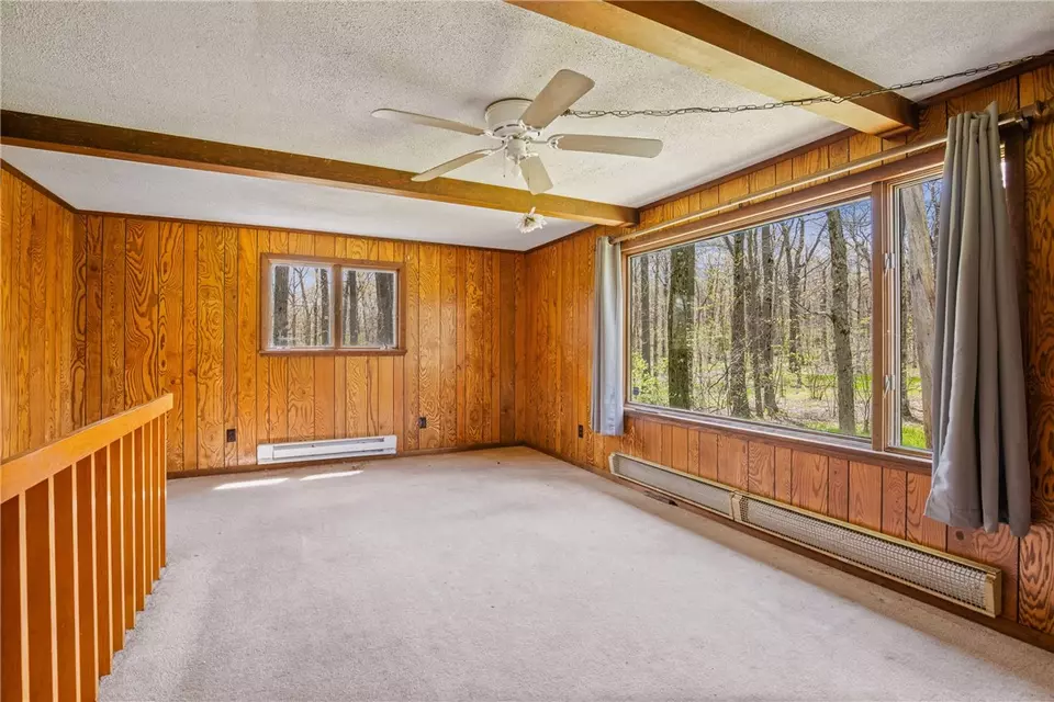 Living - 706 Laurel Summit Rd, Boswell, PA 15531 photo 5 of 6