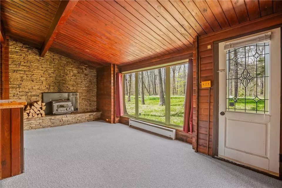 Living - 706 Laurel Summit Rd, Boswell, PA 15531 photo 1 of 6