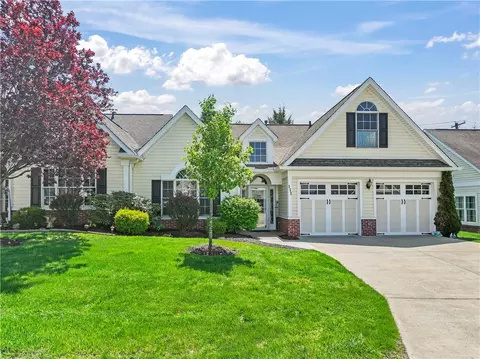 111 Spring Blossom Cir, Beaver Falls, PA 15010