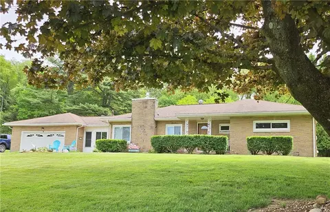 467 New Castle St, Slippery Rock, PA 16057