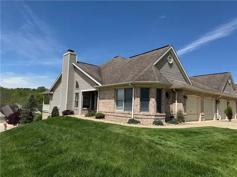 2201 Hunt Club Dr, Greensburg, PA 15601