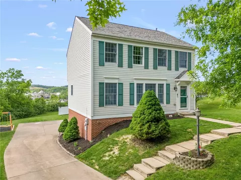 8 Trotwood Cir, Canonsburg, PA 15317