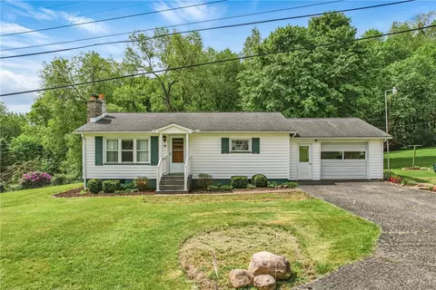 35 Kenmore Rd, Greenville, PA 16125