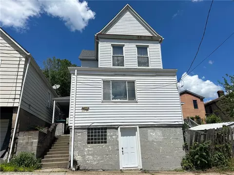 722 Mary St, Mckees Rocks, PA 15136