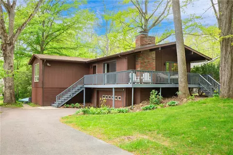 906 Aztec Trl, Mercer, PA 16137