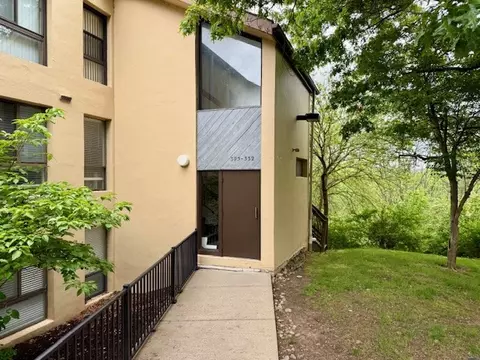 2034 Swallow Hill Rd #329, Pittsburgh, PA 15220