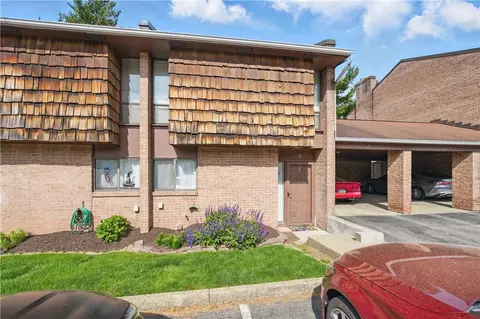 14 Forest Green Dr, Coraopolis, PA 15108