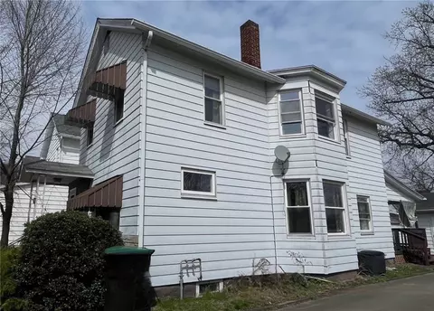 116 Center St, Franklin, PA 16323