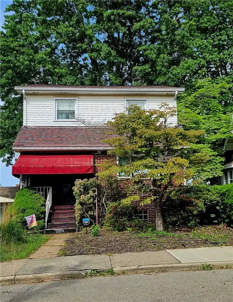 1929 Alcoa Dr, New Kensington, PA 15068