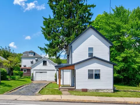 28 Line Ave, Ellwood City, PA 16117