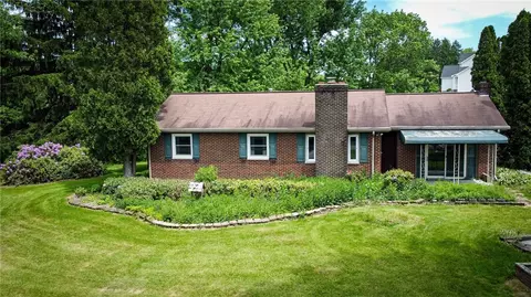 135 N Benbrook Rd, Butler, PA 16001