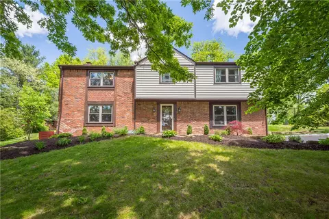 2507 Corteland Dr, Pittsburgh, PA 15241