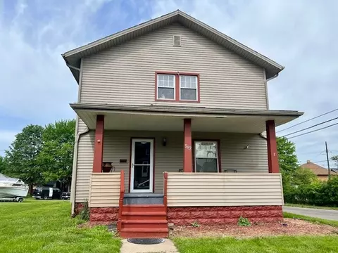 582 Spruce Ave, Sharon, PA 16146