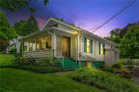 2418 Graceland Rd, New Castle, PA 16105
