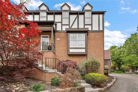 314 Kingsberry Cir, Pittsburgh, PA 15234