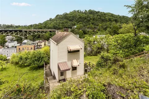 329 Ivondale St, Pittsburgh, PA 15207