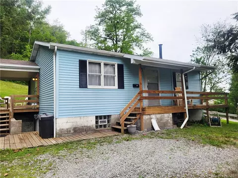2300 Locust St, Greensburg, PA 15601