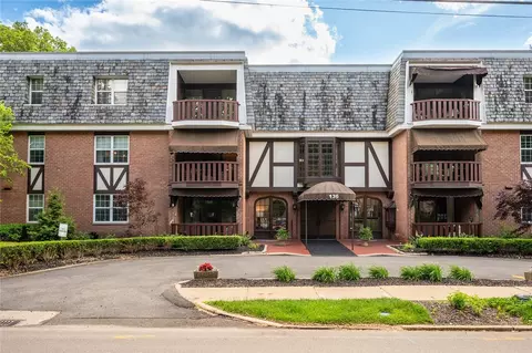136 Centennial #204, Sewickley, PA 15143