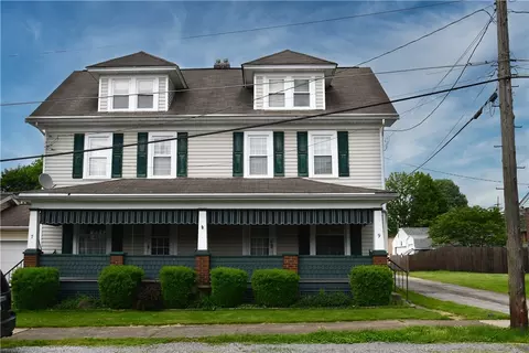 9 3rd St, Ellwood City, PA 16117