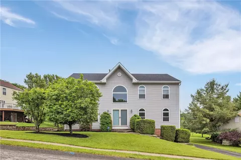 110 Jessica Dr, Cranberry Township, PA 16066