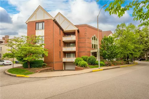 100 Denniston St #211, Pittsburgh, PA 15206