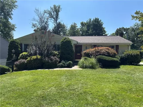 127 Opal Ct, Natrona Heights, PA 15065